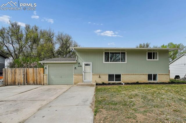 1690 River Drive, Fountain, CO 80817