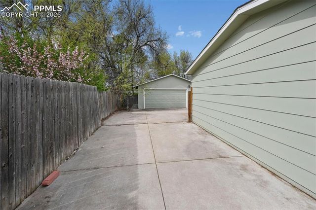 1690 River Drive, Fountain, CO 80817