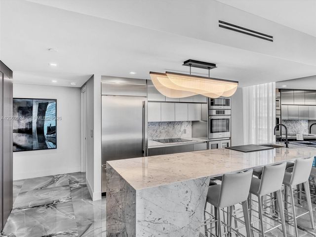 475 Brickell Avenue 2715, Miami, FL 33131