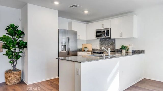 7596 Vassar Avenue, Hesperia, CA 92345