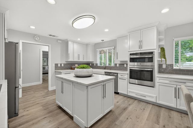 6160 N Sheridan Road, Clovis, CA 93619