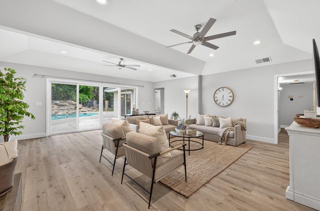 6160 N Sheridan Road, Clovis, CA 93619