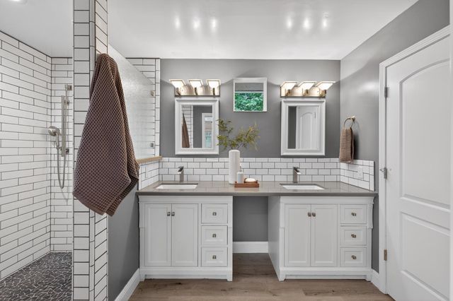6160 N Sheridan Road, Clovis, CA 93619