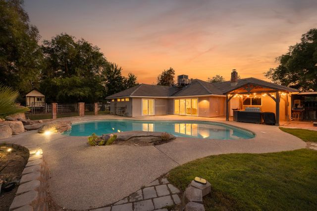 6160 N Sheridan Road, Clovis, CA 93619