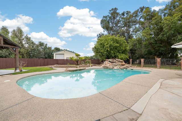6160 N Sheridan Road, Clovis, CA 93619