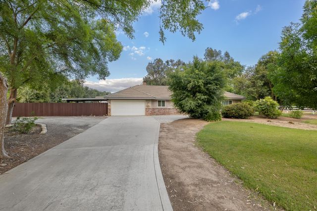 6160 N Sheridan Road, Clovis, CA 93619