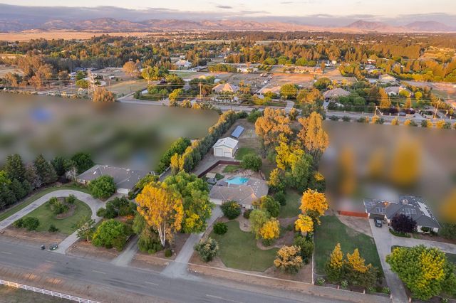 6160 N Sheridan Road, Clovis, CA 93619