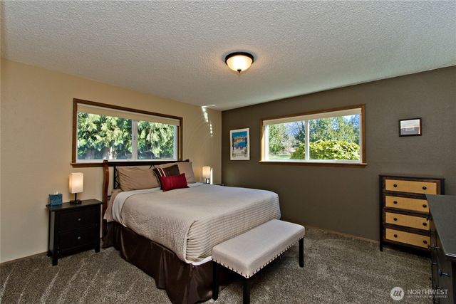 39811 272nd Avenue SE, Enumclaw, WA 98022