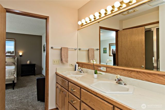 39811 272nd Avenue SE, Enumclaw, WA 98022