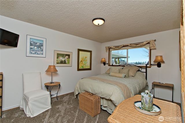 39811 272nd Avenue SE, Enumclaw, WA 98022