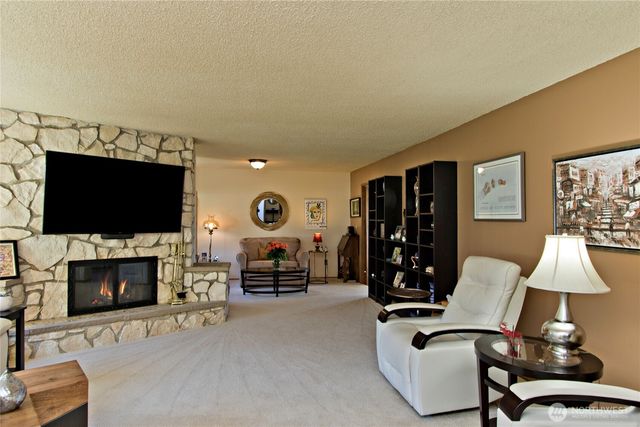 39811 272nd Avenue SE, Enumclaw, WA 98022