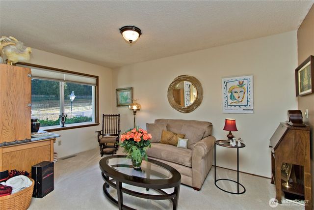 39811 272nd Avenue SE, Enumclaw, WA 98022