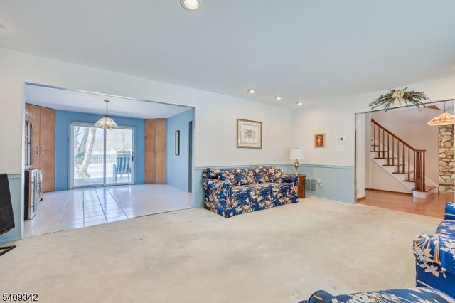 5 Woodmere Rd, North Brunswick Twp., NJ 08902