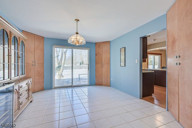 5 Woodmere Rd, North Brunswick Twp., NJ 08902