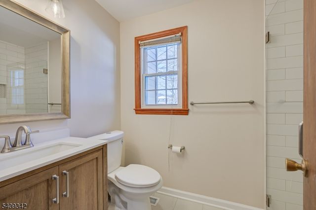 5 Woodmere Rd, North Brunswick Twp., NJ 08902