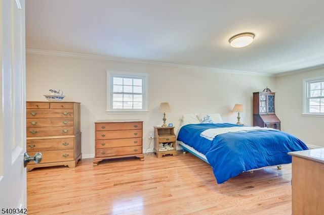 5 Woodmere Rd, North Brunswick Twp., NJ 08902