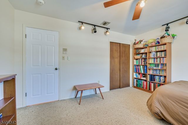 5 Woodmere Rd, North Brunswick Twp., NJ 08902