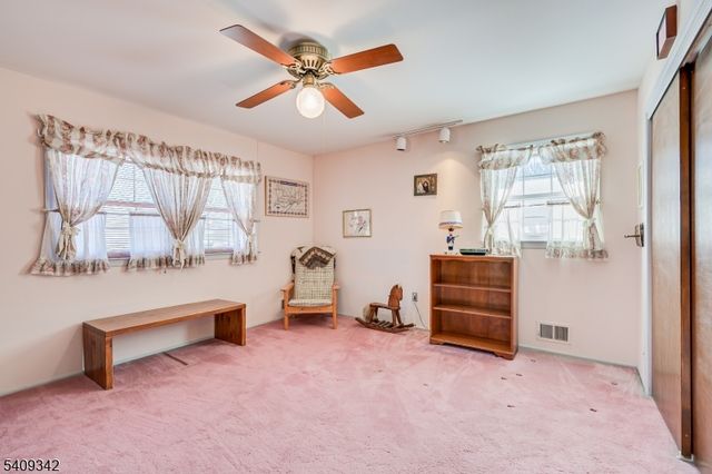 5 Woodmere Rd, North Brunswick Twp., NJ 08902