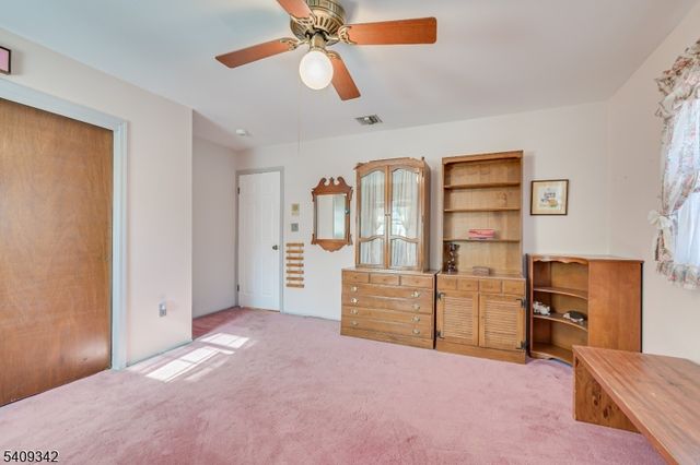 5 Woodmere Rd, North Brunswick Twp., NJ 08902