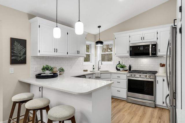 3535 Jidana Lane, Minnetonka, MN 55345