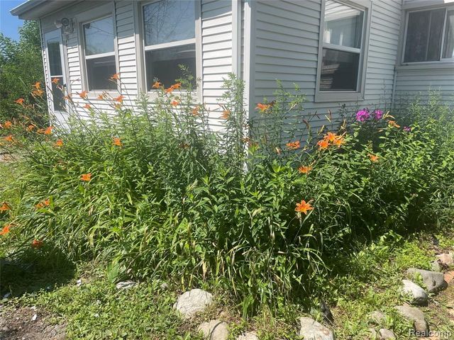 1285 S Cummings Road, Davison, MI 48423
