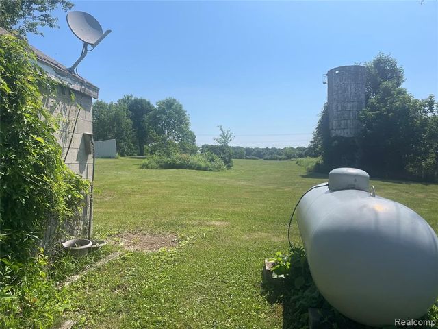 1285 S Cummings Road, Davison, MI 48423