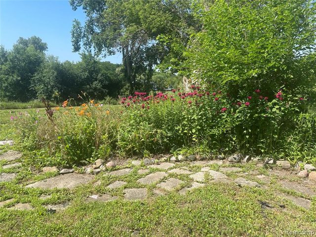 1285 S Cummings Road, Davison, MI 48423