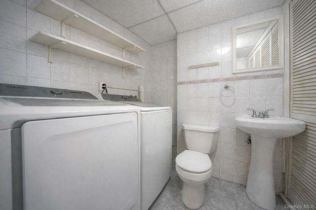 8605 77th Avenue, Glendale, NY 11385