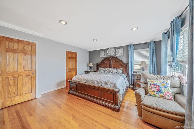 8605 77th Avenue, Glendale, NY 11385