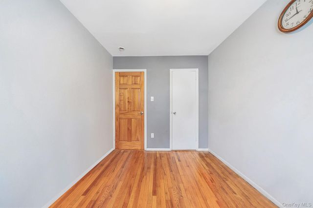 8605 77th Avenue, Glendale, NY 11385