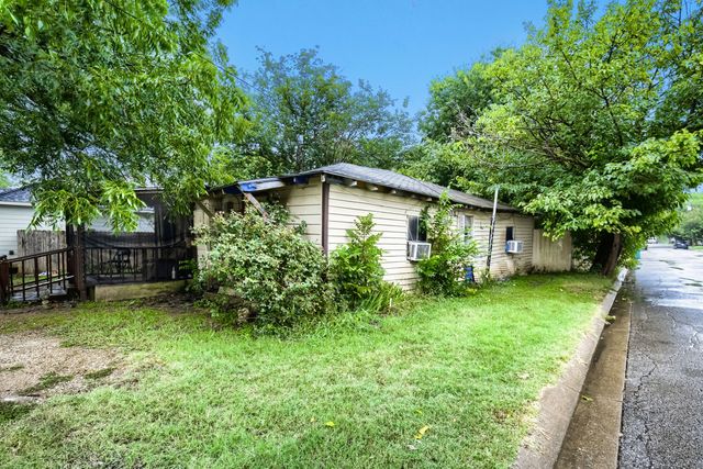 1012 E Jefferson Street, Waxahachie, TX 75165