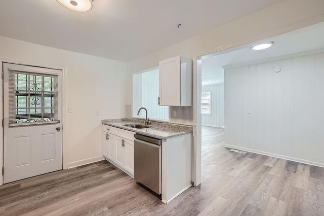 1747 Venetian SW Drive, Atlanta, GA 30311