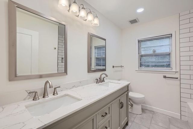 1747 Venetian SW Drive, Atlanta, GA 30311