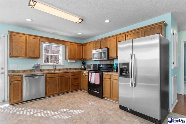 643 Red Tip Cir., Florence, SC 29505