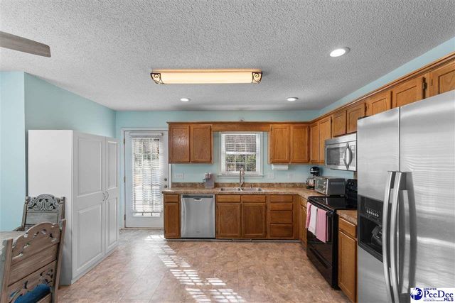 643 Red Tip Cir., Florence, SC 29505