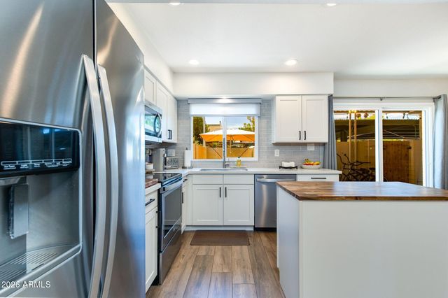 8323 E KEIM Drive, Scottsdale, AZ 85250
