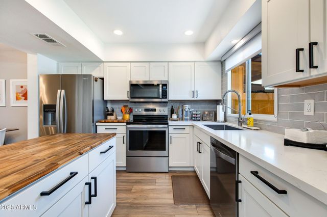 8323 E KEIM Drive, Scottsdale, AZ 85250