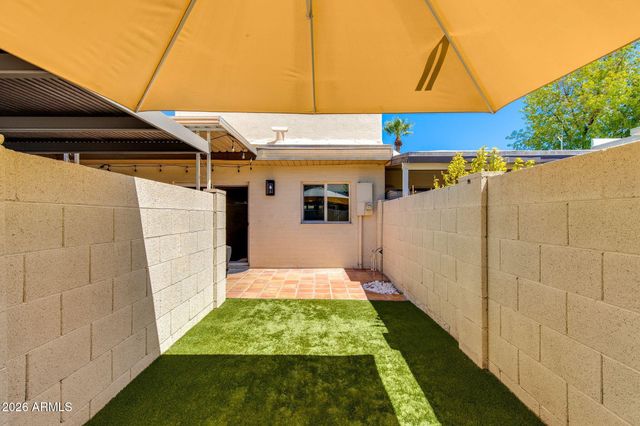 8323 E KEIM Drive, Scottsdale, AZ 85250