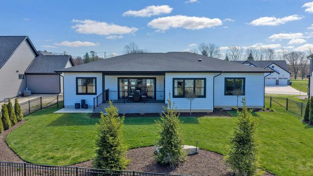 9616 Corydalis Avenue, St. John, IN 46373