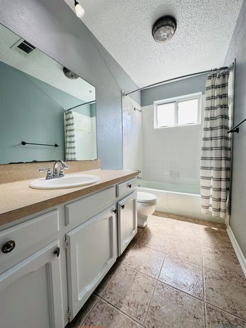 1320 Briarrose Dr, Baton Rouge, LA 70810