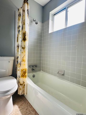 1320 Briarrose Dr, Baton Rouge, LA 70810