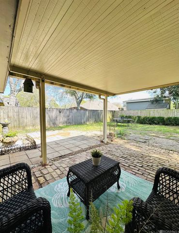 1320 Briarrose Dr, Baton Rouge, LA 70810