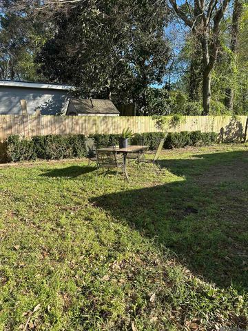 1320 Briarrose Dr, Baton Rouge, LA 70810