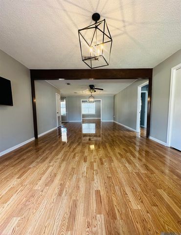 1320 Briarrose Dr, Baton Rouge, LA 70810