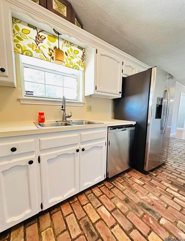 1320 Briarrose Dr, Baton Rouge, LA 70810