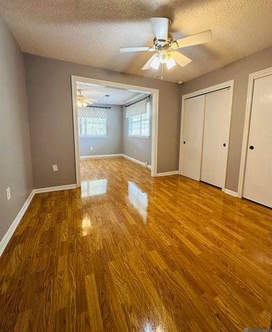 1320 Briarrose Dr, Baton Rouge, LA 70810