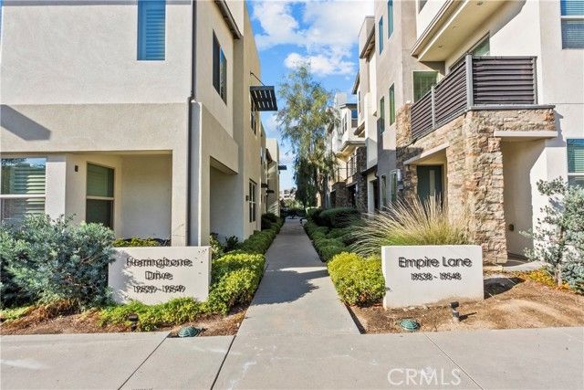 19542 Empire Lane, Northridge (los Angeles), CA 91324