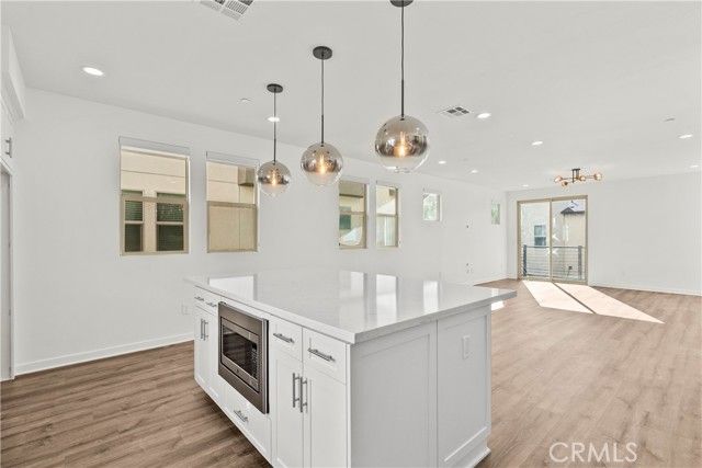 19542 Empire Lane, Northridge (los Angeles), CA 91324