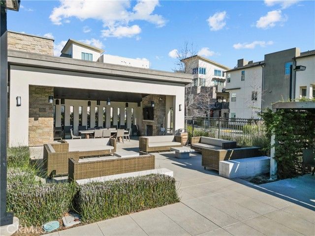 19542 Empire Lane, Northridge (los Angeles), CA 91324