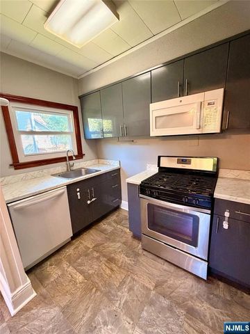 10 Kinderkamack Road 1, Woodcliff Lake, NJ 07677